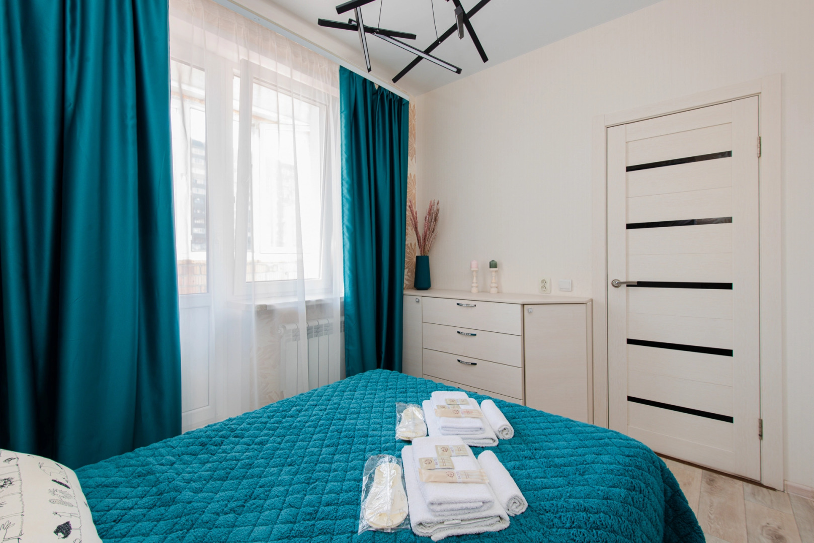 Квартира 2-к у залива в новом доме на Пирогова 2/2 от RentAp, 6 сп.мест