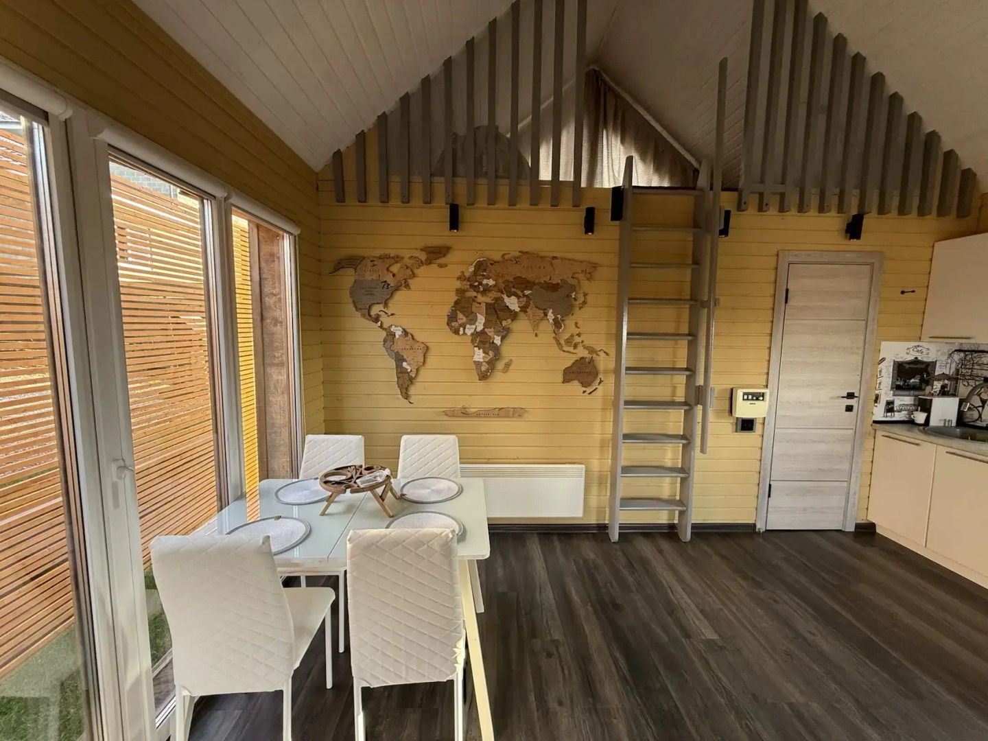 Частный дом Hill House Positive