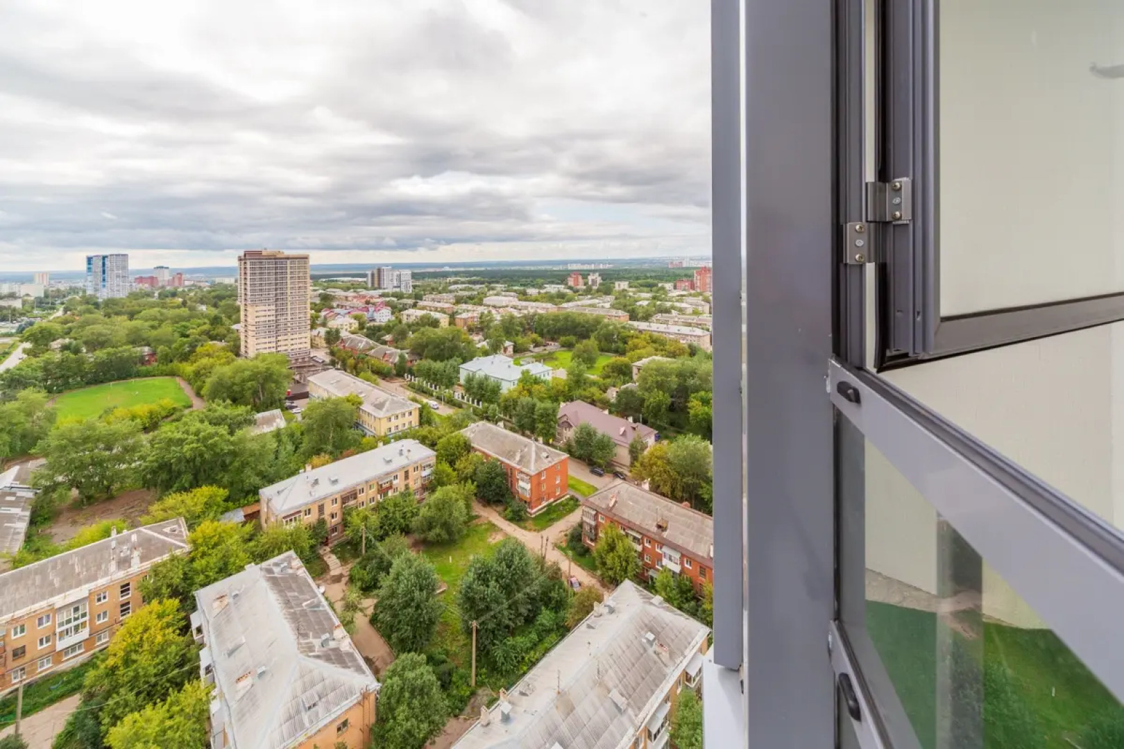 Апартаменты с видом на Город