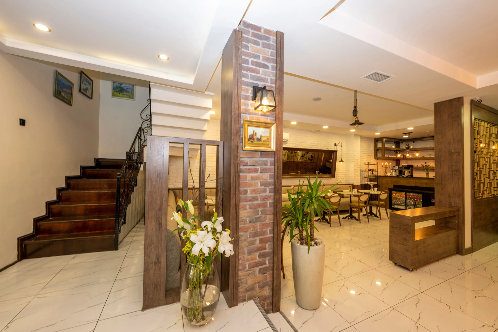 Отель The Marions Suite