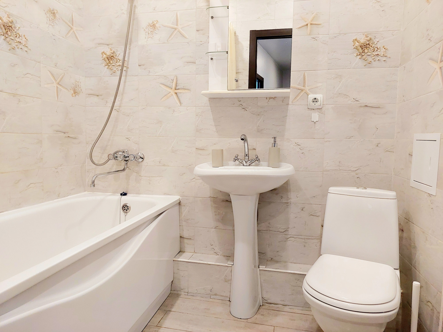 Апартаменты на проспекте Обуховской Обороны 110