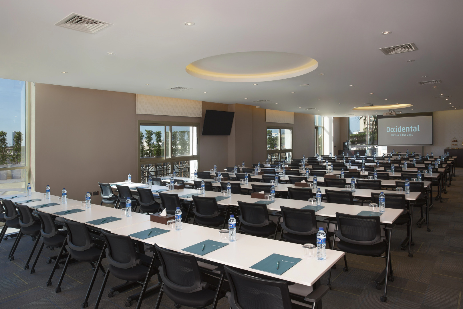 Отель Barceló Al Jaddaf