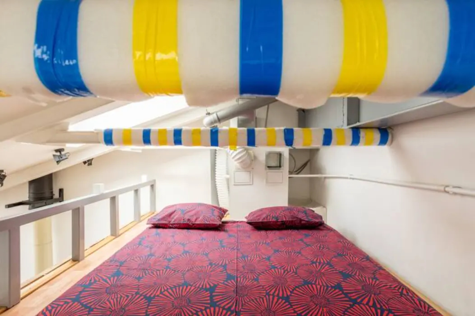 Apartments Лофт с Белым Камином