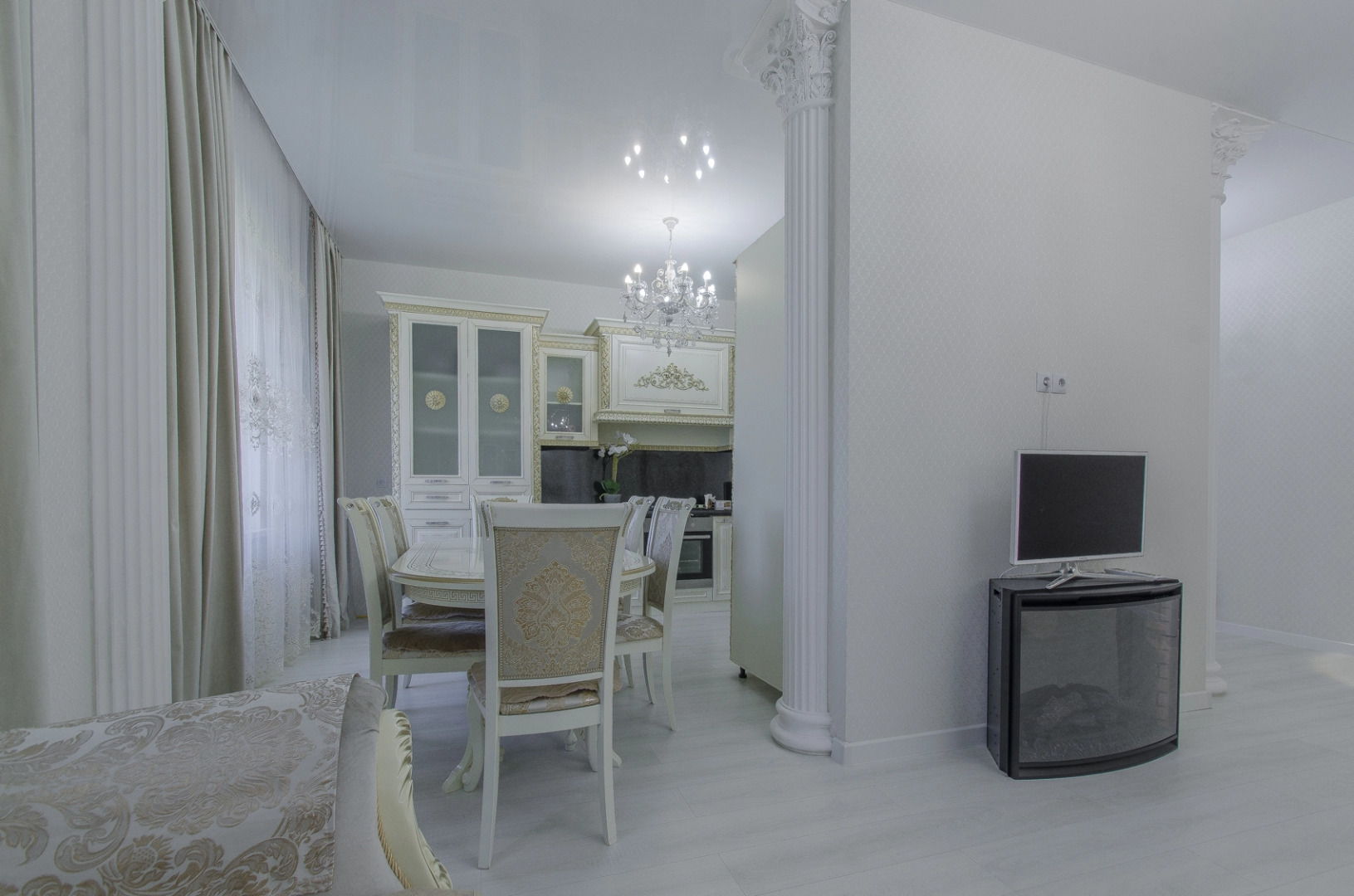 Апартаменты 4 комнатная на заливе