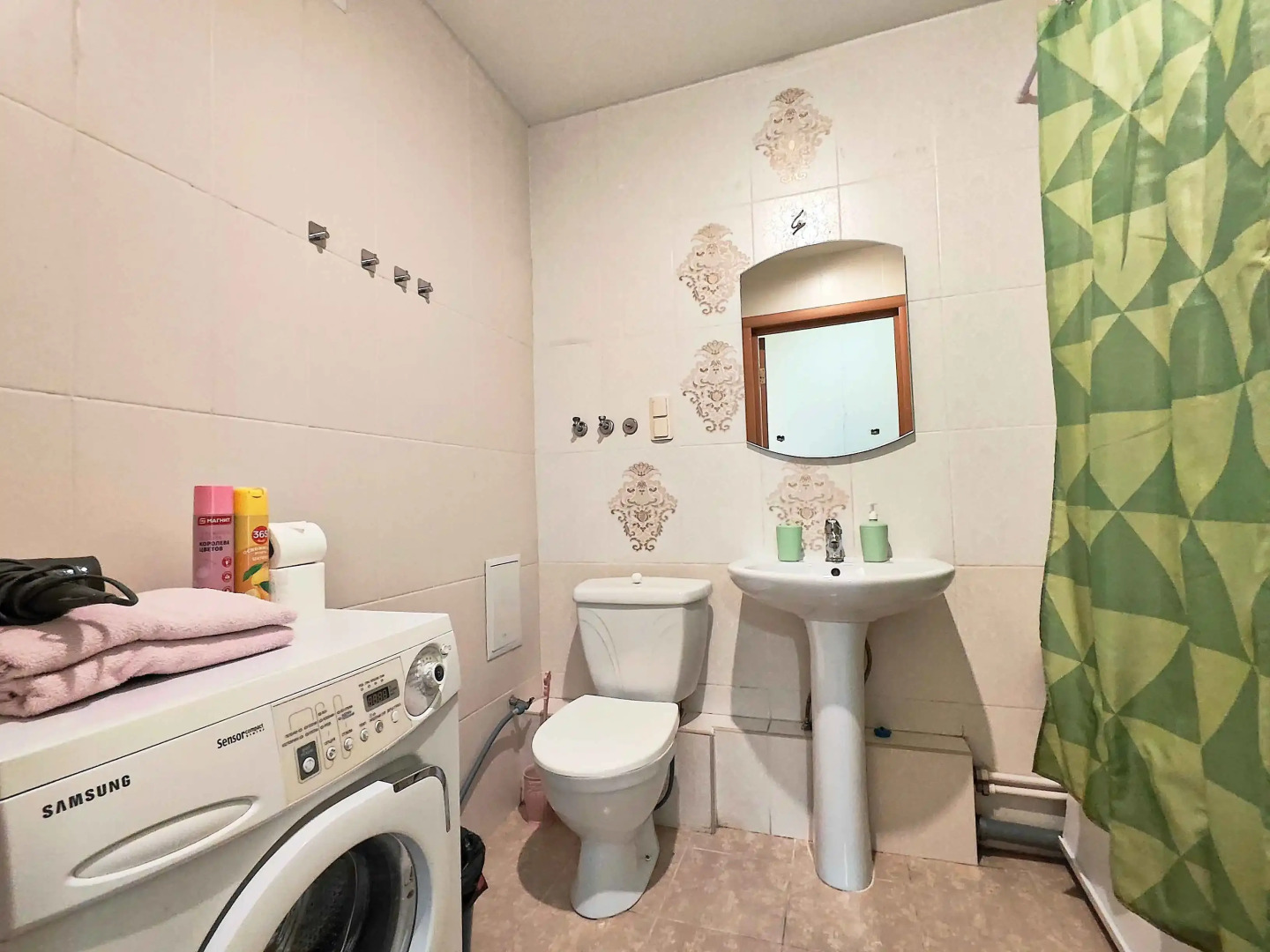 Квартира Изумруд Гостиный Дворъ и Ко на Щорса 103