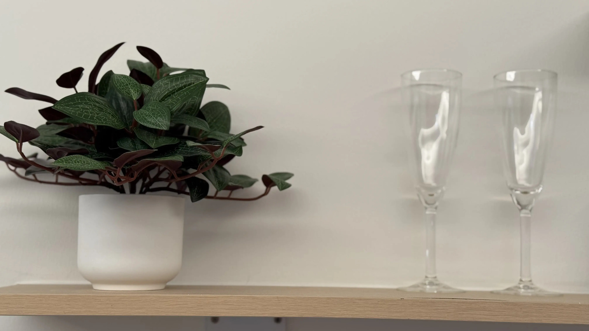 Квартира Просторная однушка у моря с бассейном и WiFi 500 мбит/с