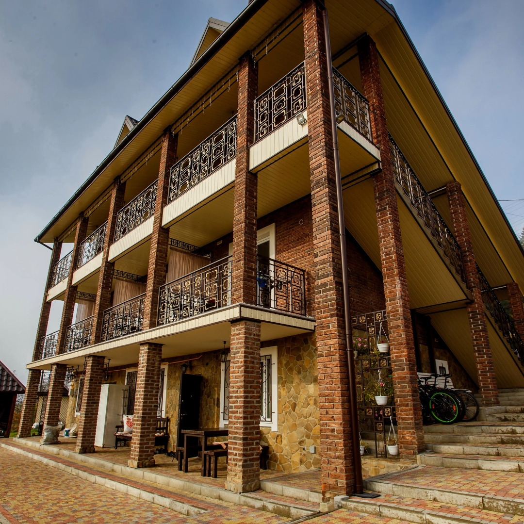 Favar Karpatyi Apart-Hotel