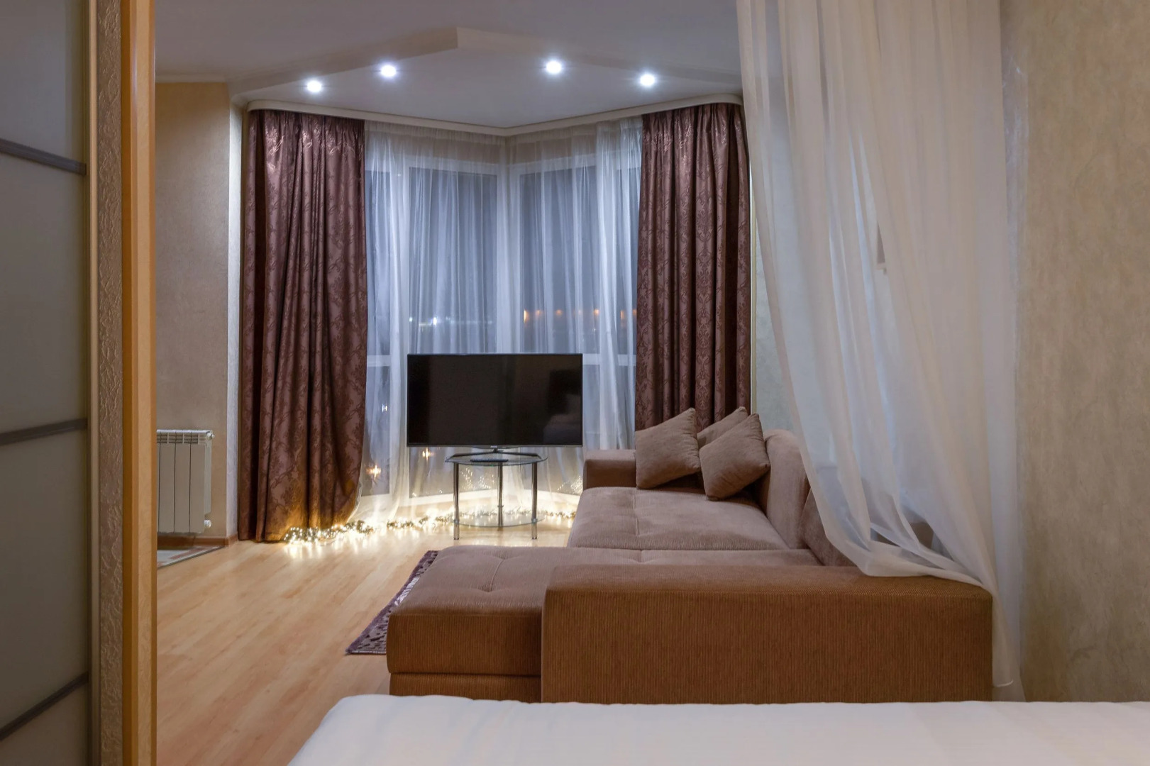 Апартаменты Румер Студио в центре с видом на город