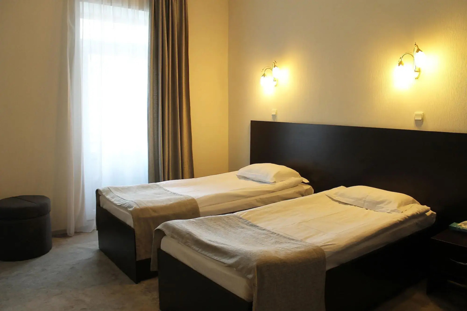 Отель Амбассадор