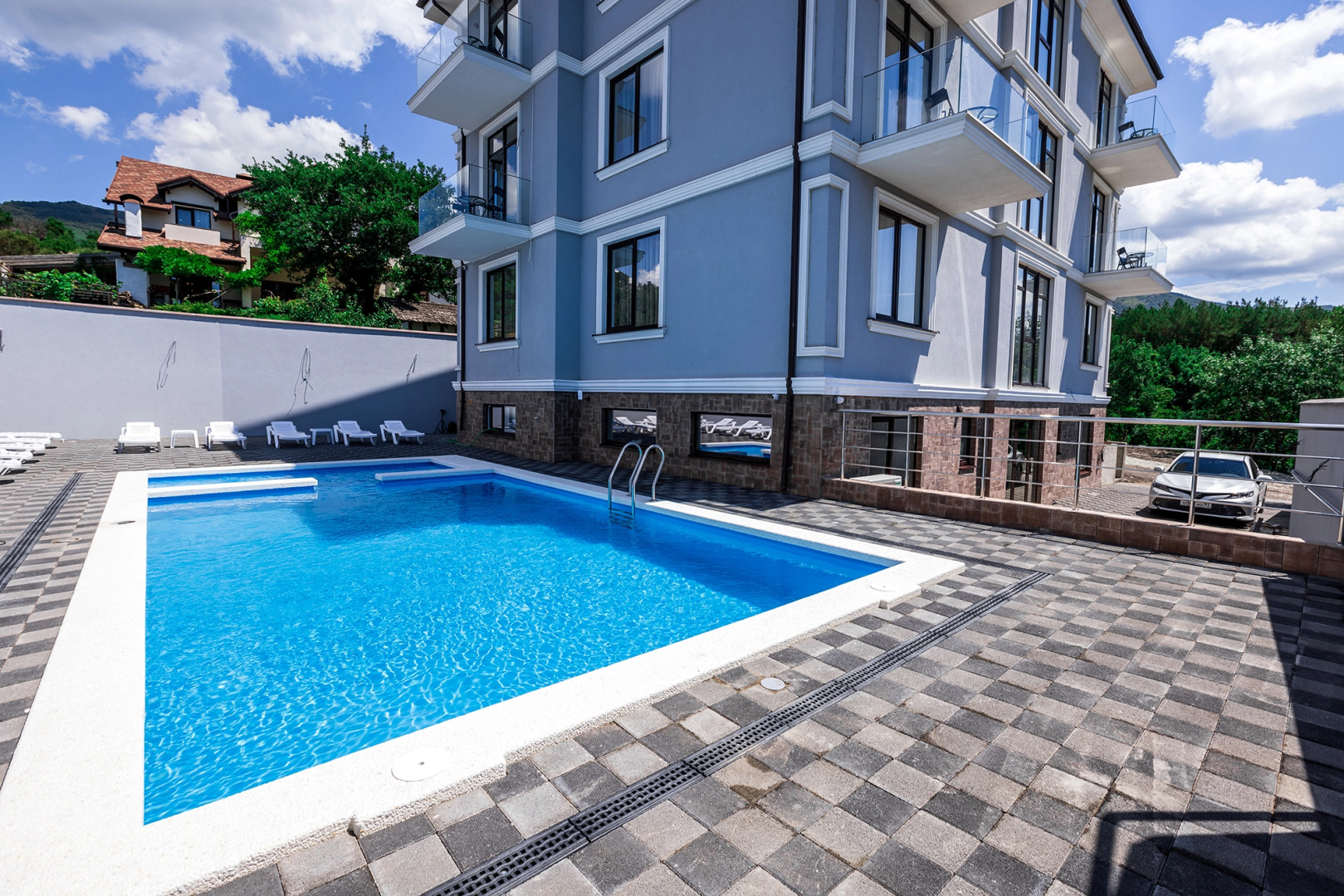 Отель Милан