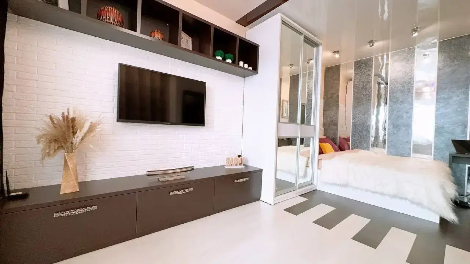 Квартира Окно в Париж