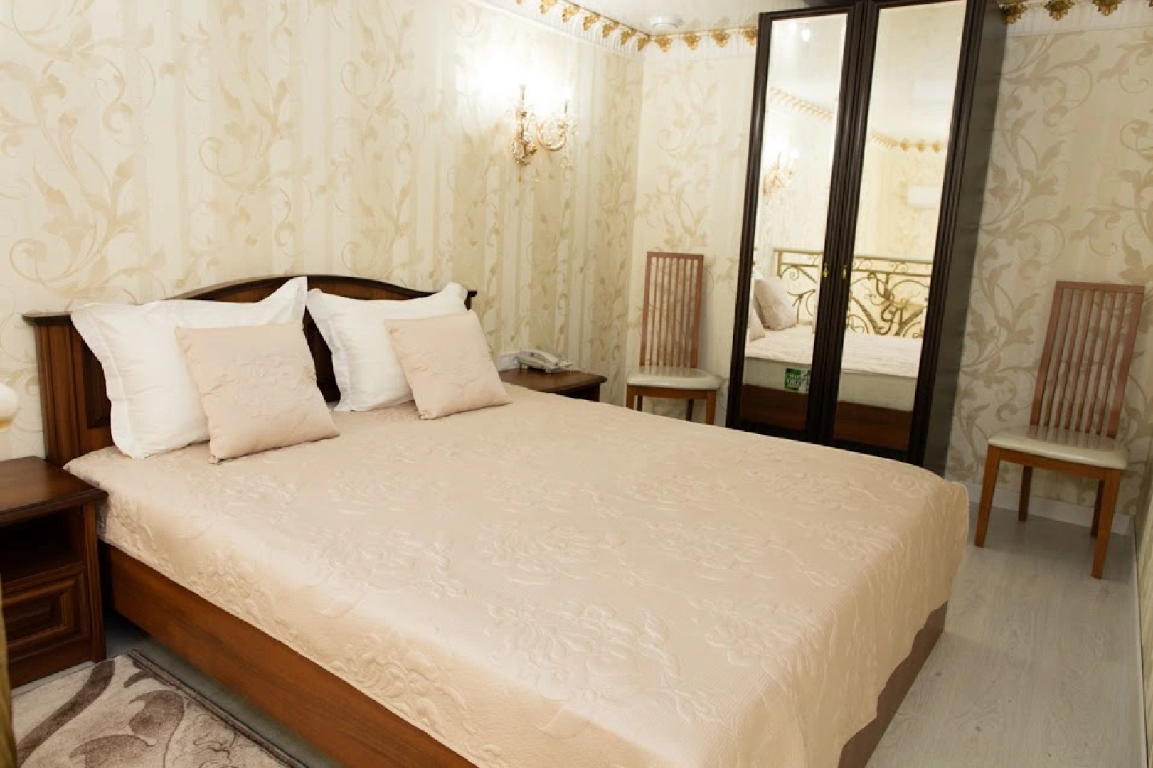 Гостиница De Versal