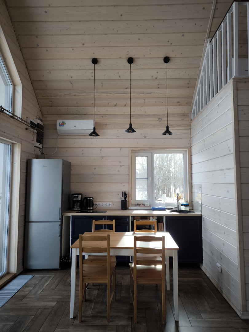 Частный дом Чёрный домик у озера Отрадное