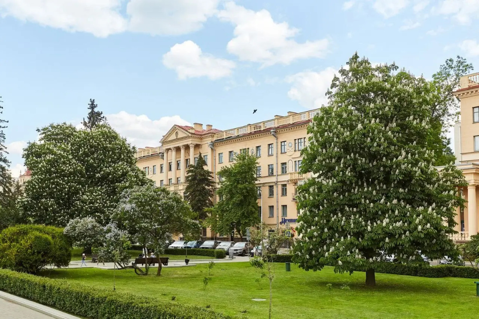 Апартаменты на проспекте Независимости 36 парк М. Горького