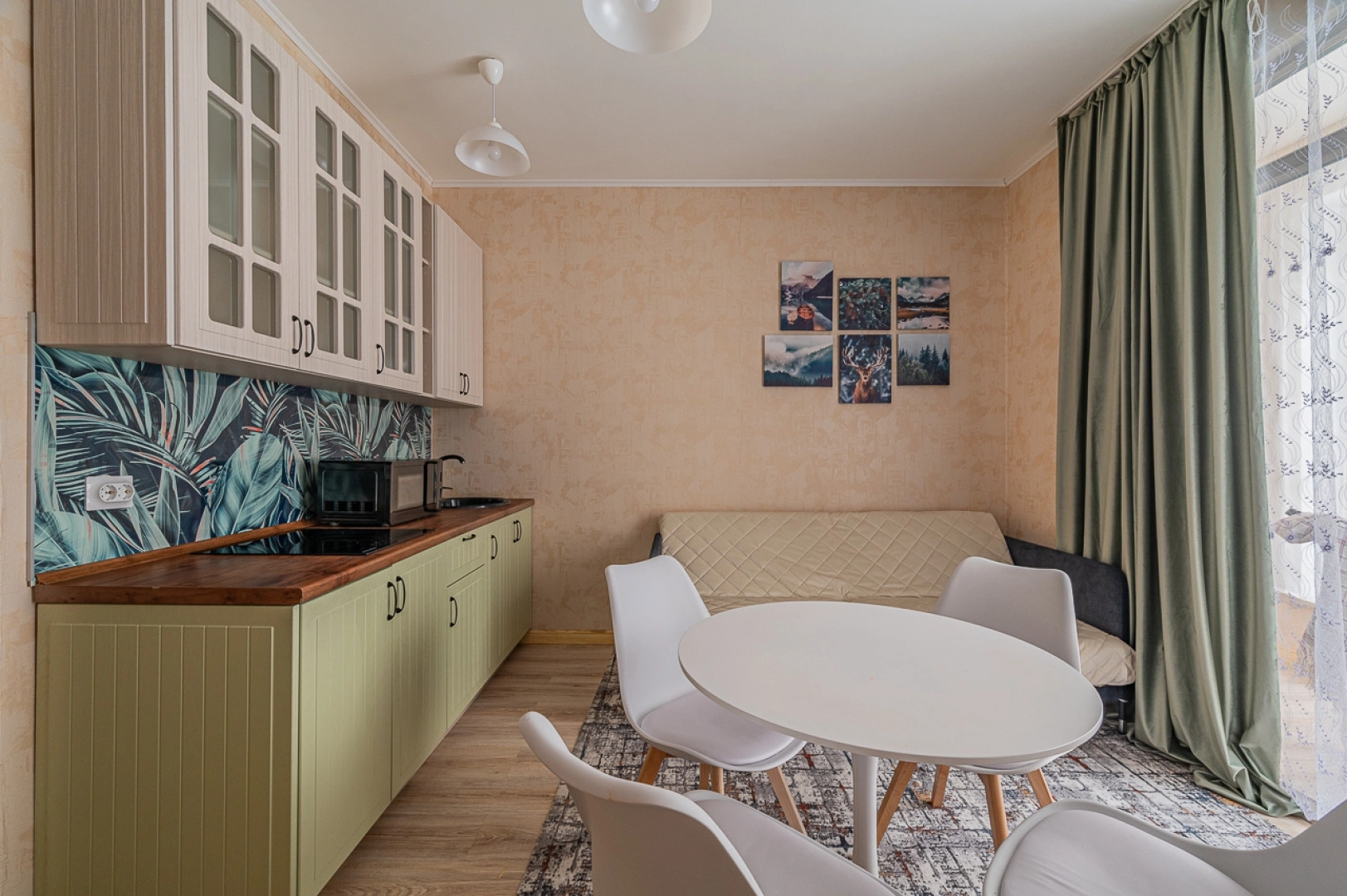 Апартаменты 33 Космонавтов 108Е