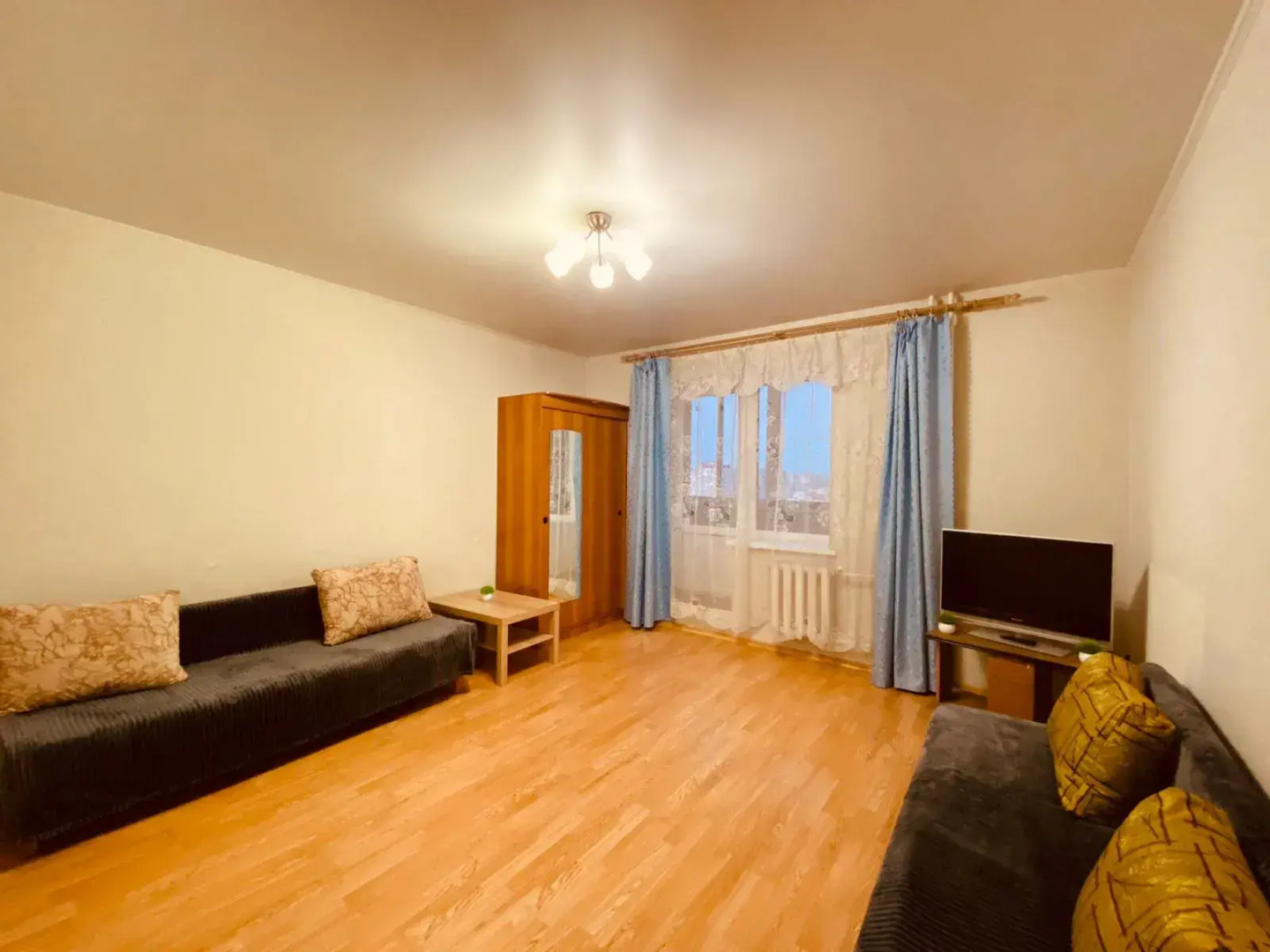 Квартира Двухкомнатная Мич 142/74