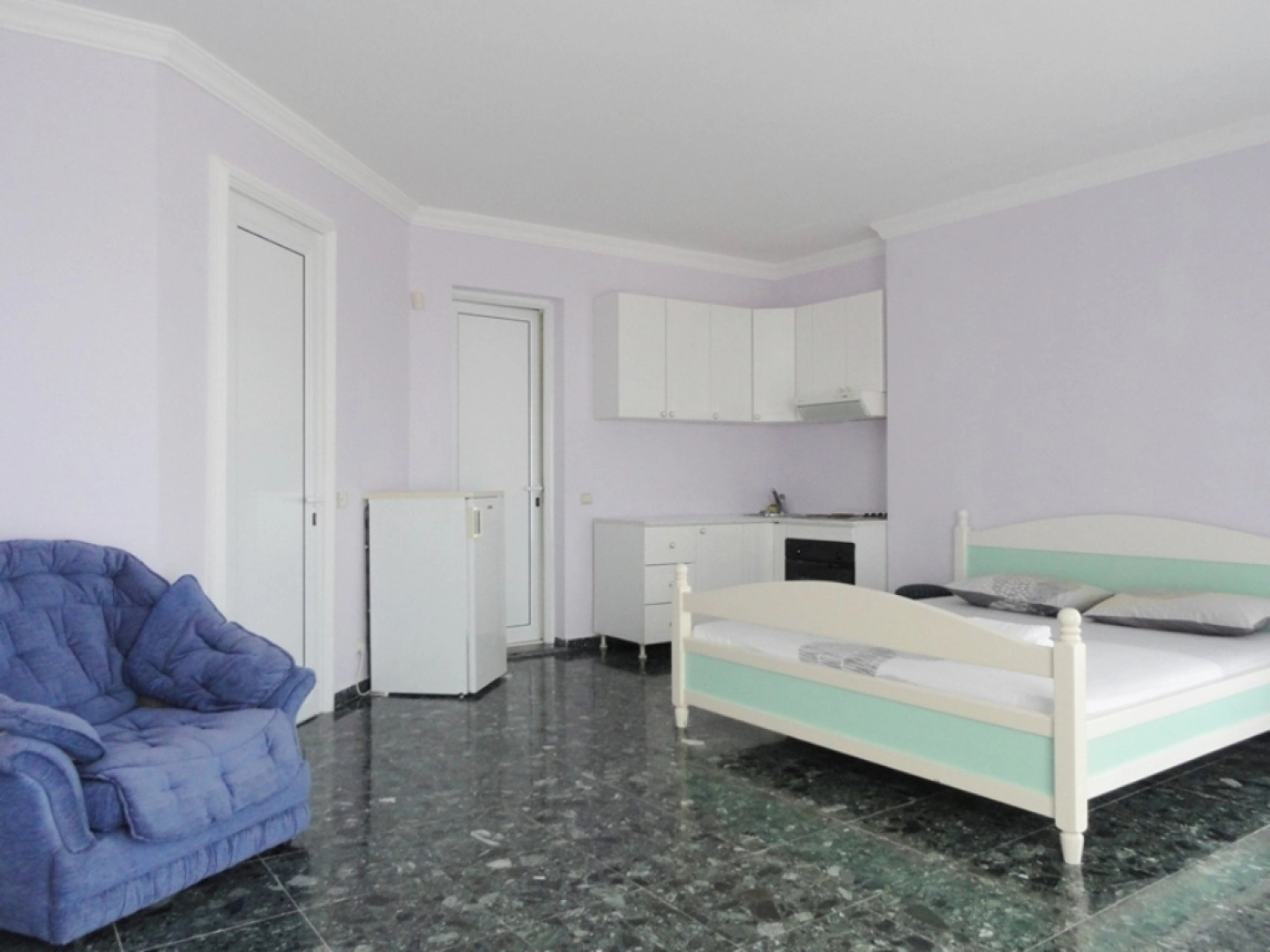 Вилла Petrovac с бассейном 6 спален