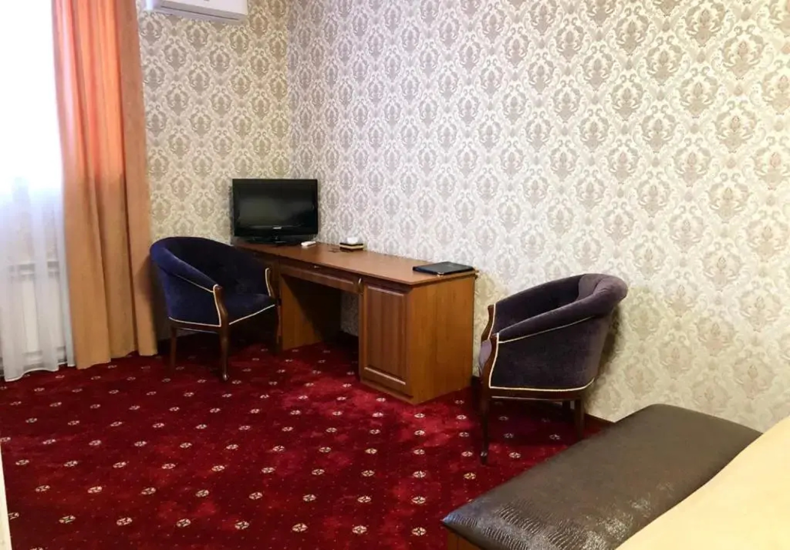Отель Caesar Royal Palace