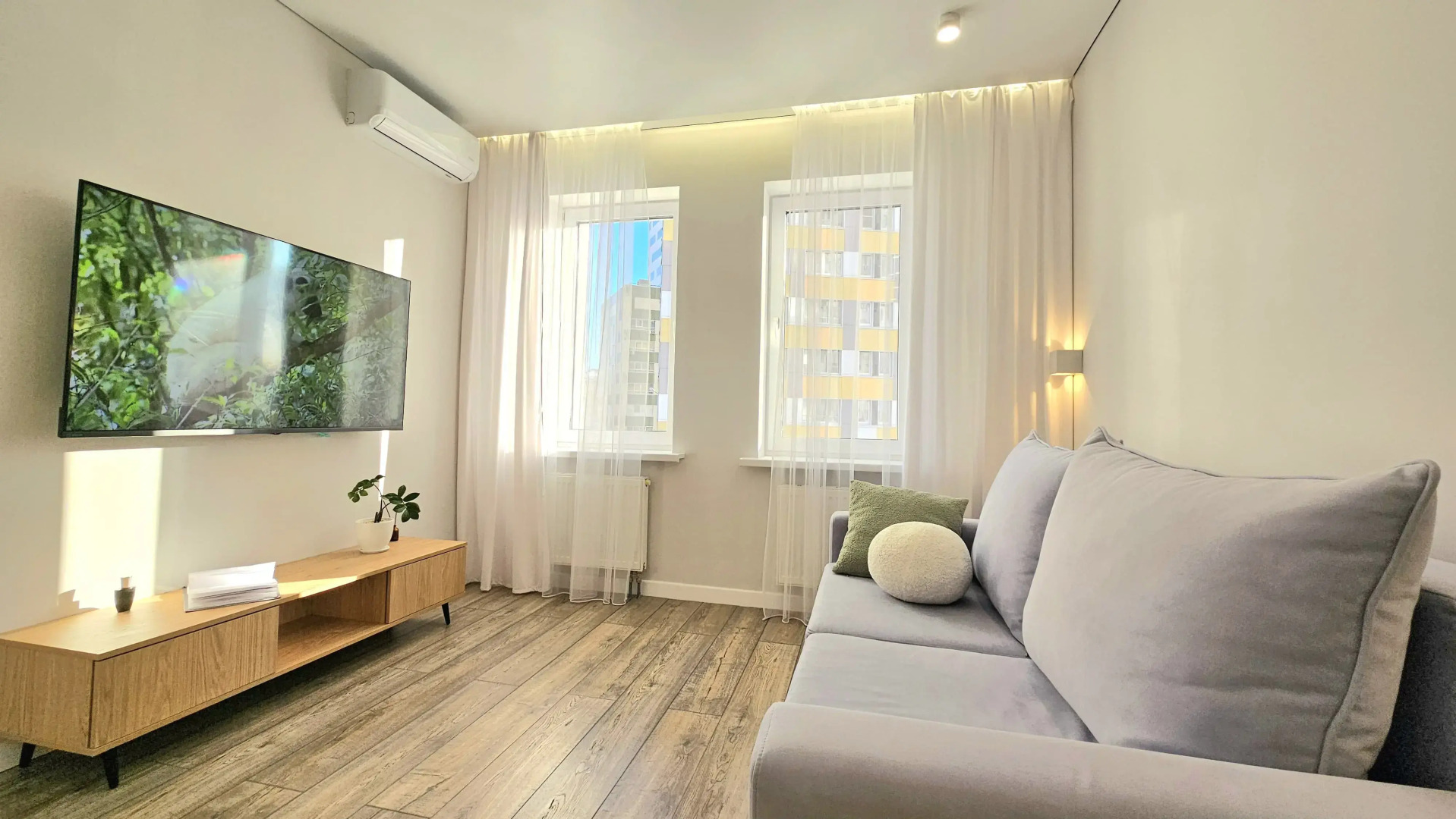 Квартира Современный Комфорт в Удобной Локации от Urban Apartments