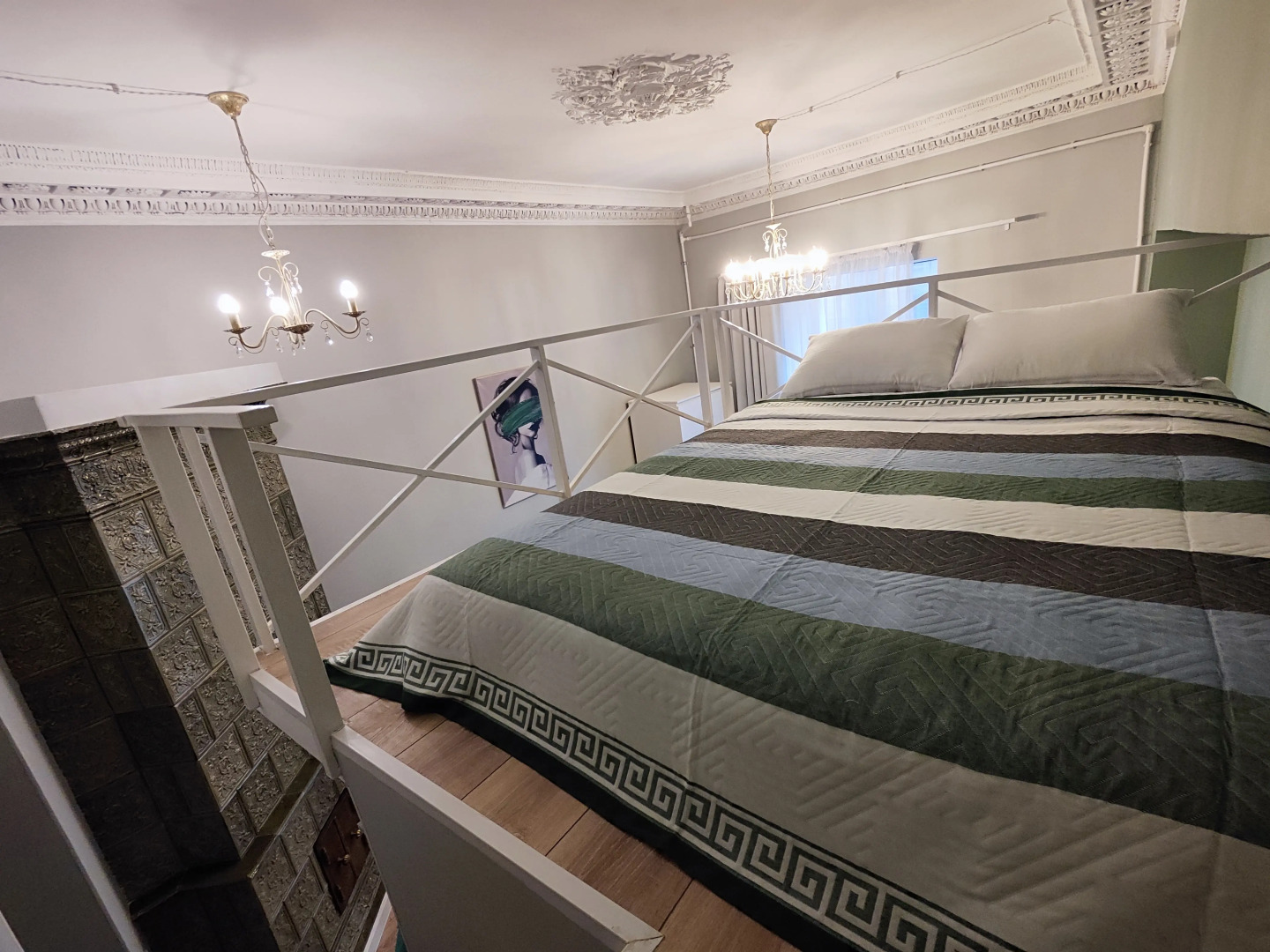 Апартаменты с балконом и камином