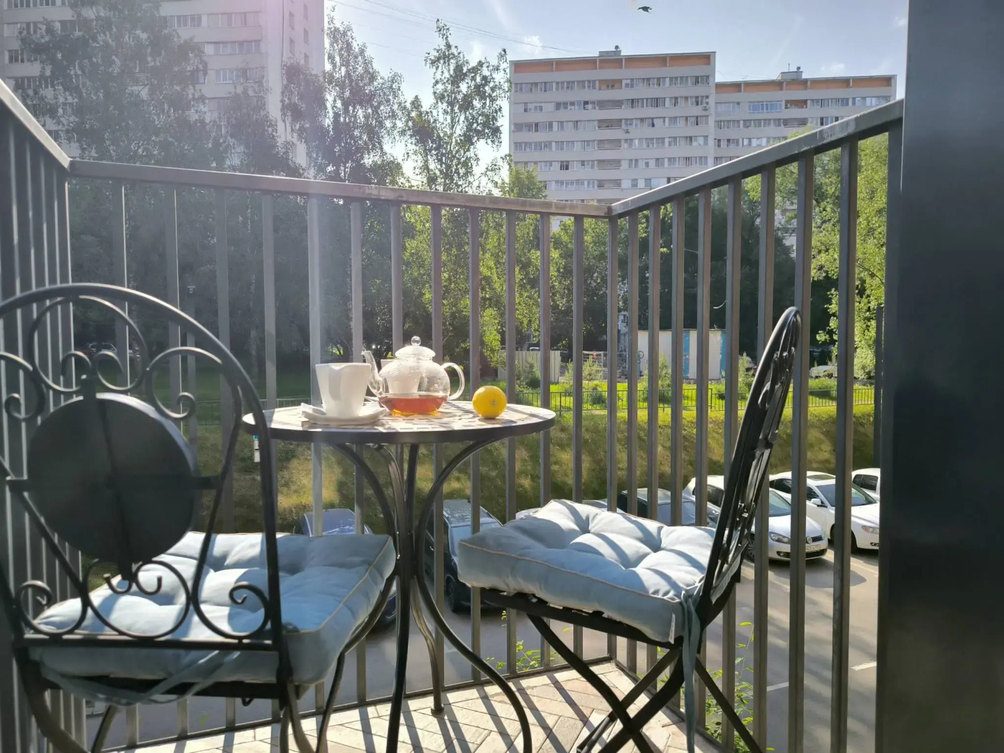 Квартира Комфортная с Просторной Гостиной, Спальней, Детской, Кабинетом и Двумя Санузлами