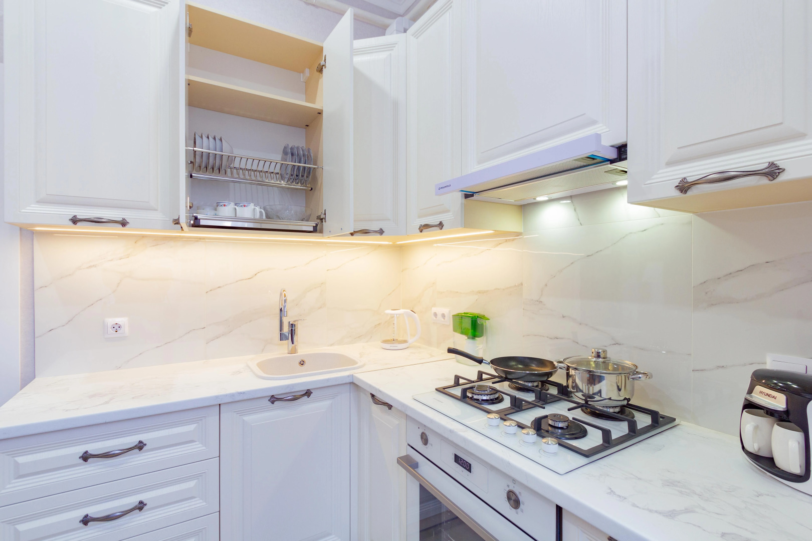 Квартира Двухкомнатная в Истoричeскoм Цeнтpе Гopода с Парковкой