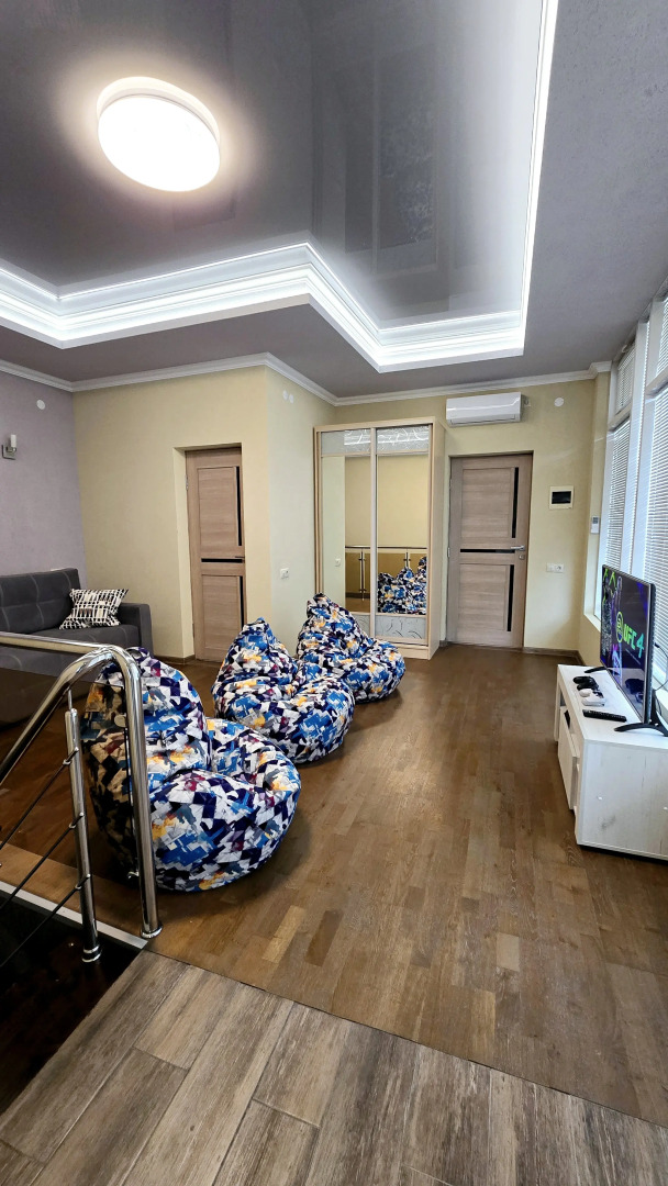 Частный Дом Таунхаус с Панорамной Крышей