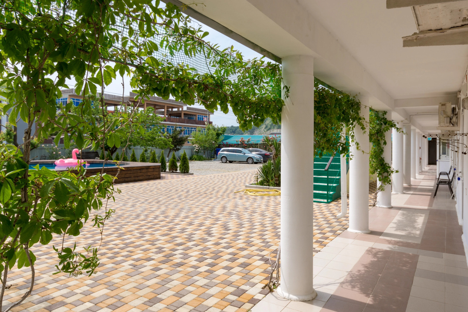 Курортный отель Лазурный берег