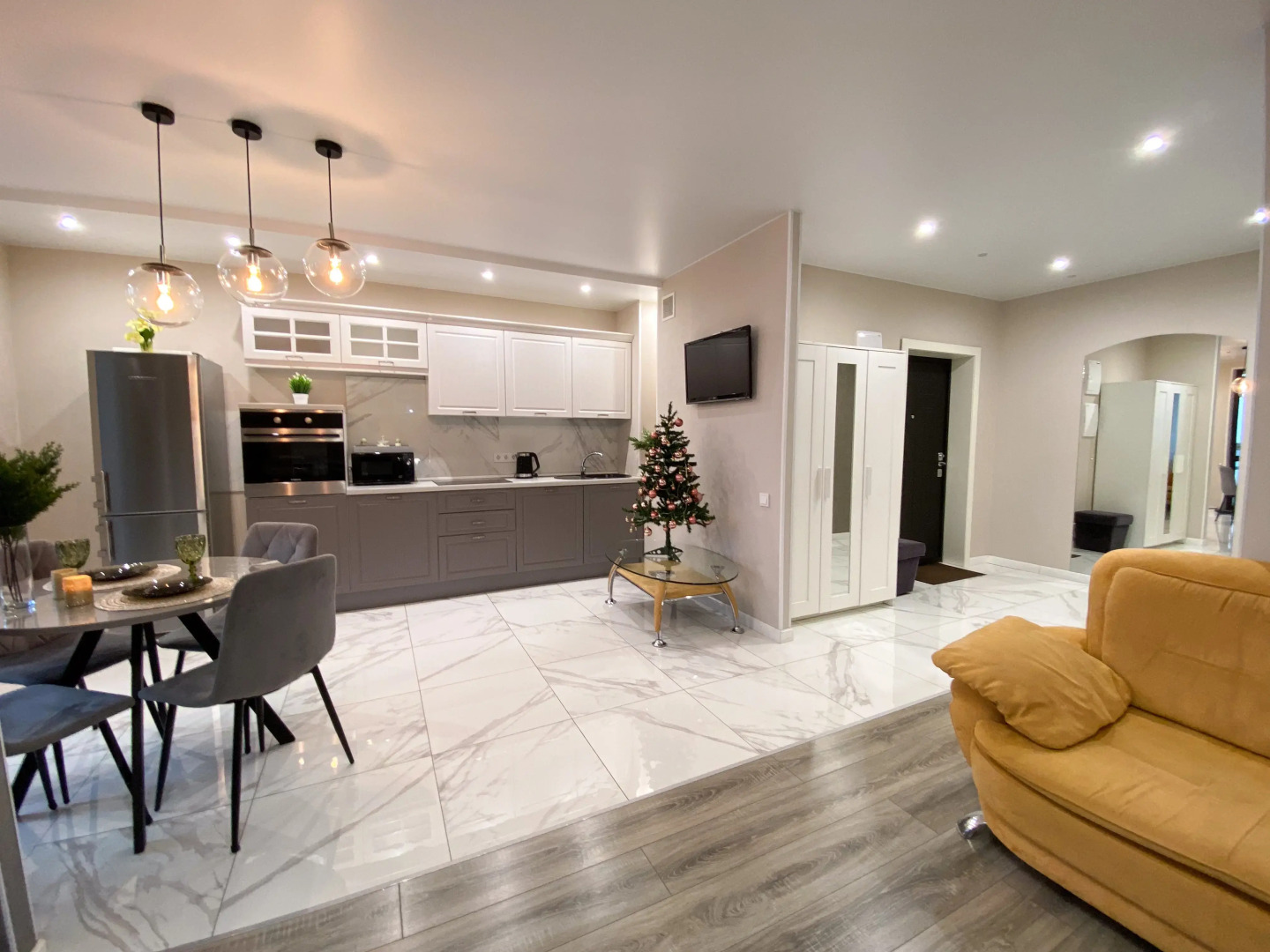 Апартаменты в центре с видом на Волгу