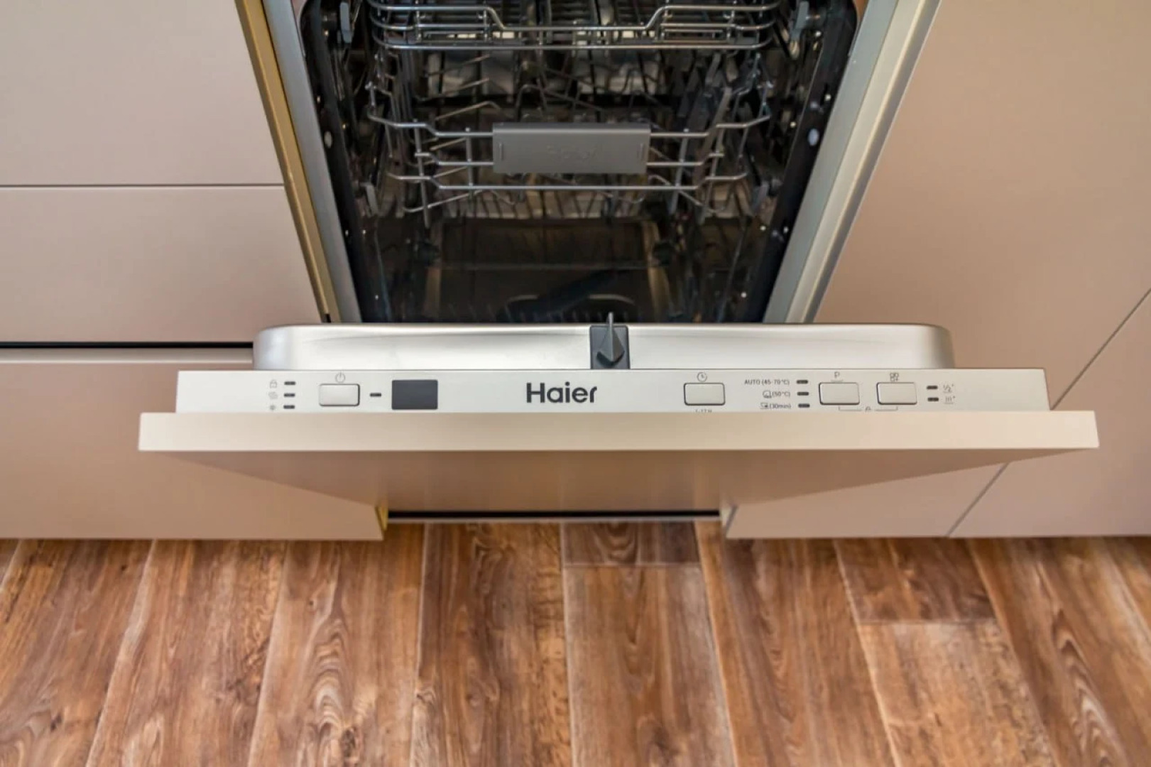 Апартаменты Emerald on Leonova