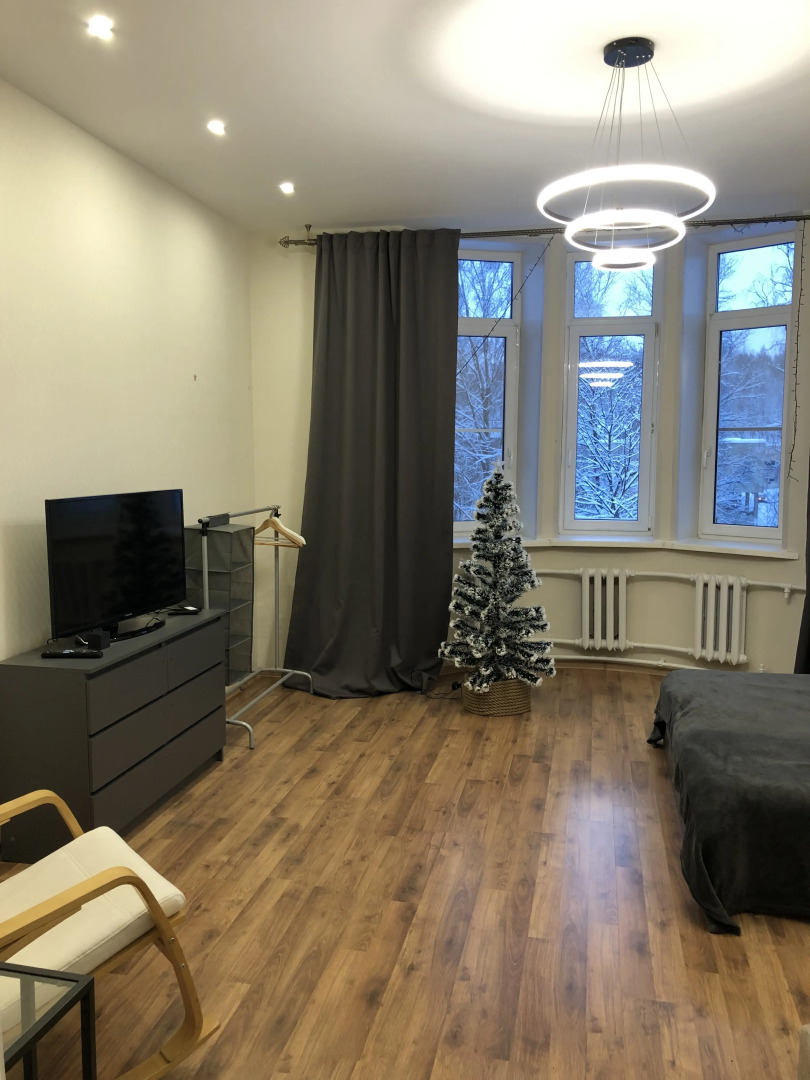 Квартира с Эркером и видом на Яблоневый Сад