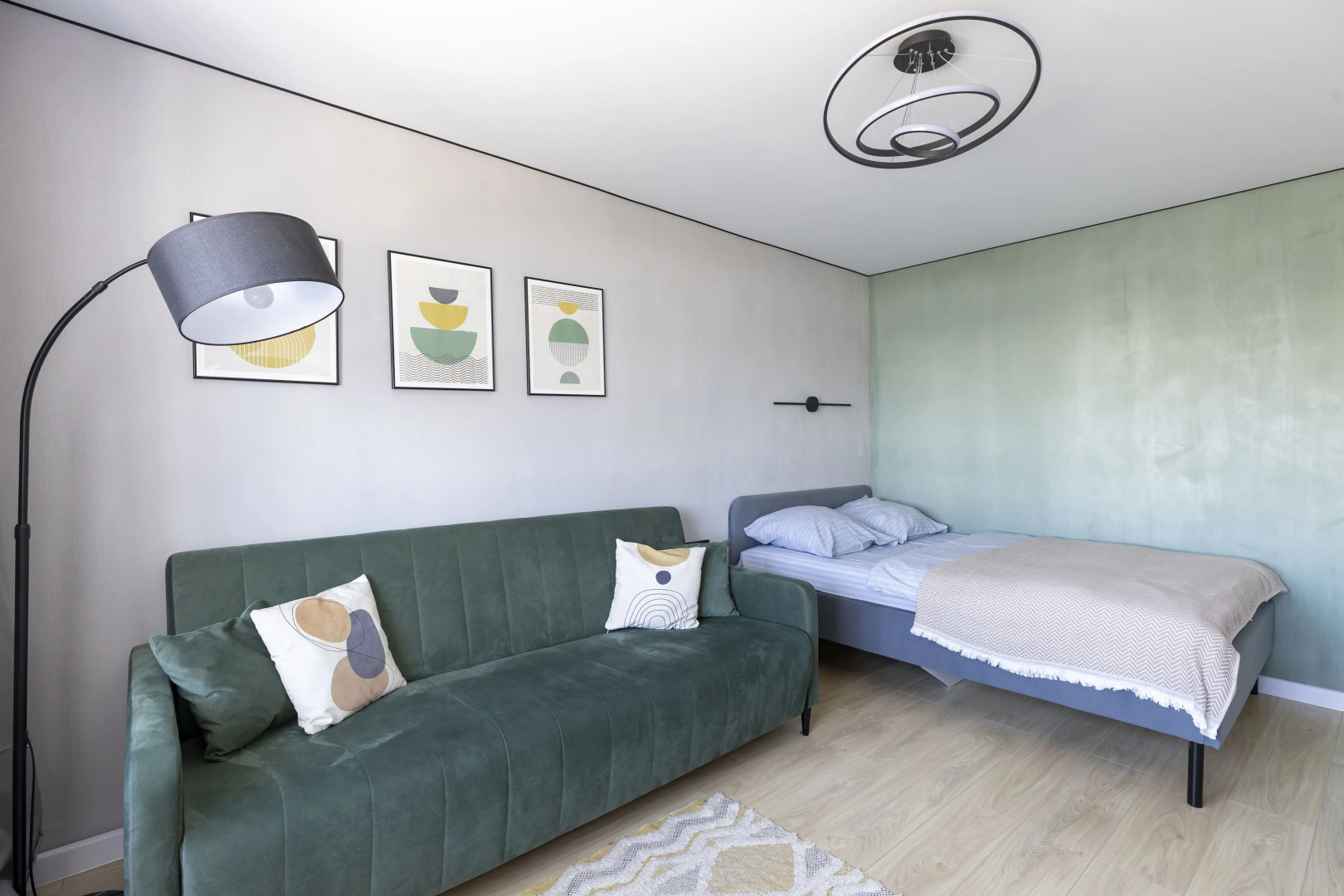 Квартира Уютная 2-к с Потрясающим Видом на Горы и Озеро