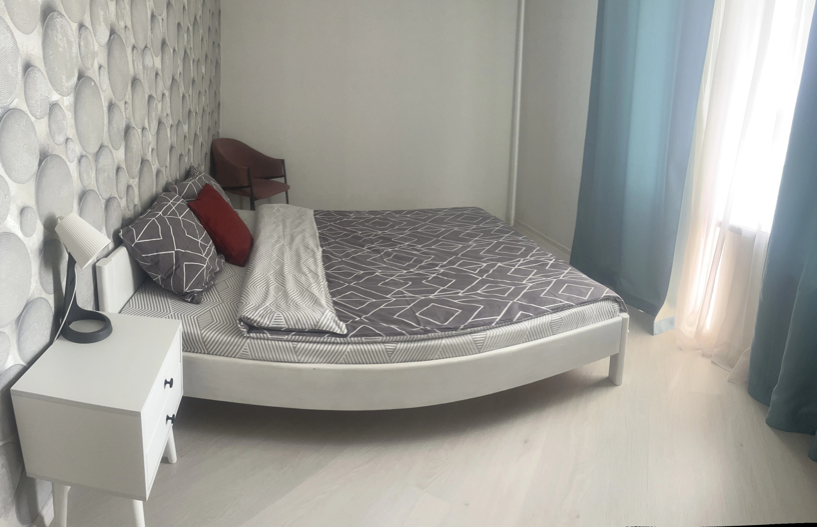 Квартира просторная 2-х комнатная на Центральной площади