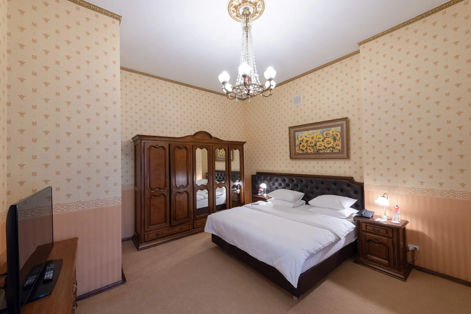 Легендарный отель Советский