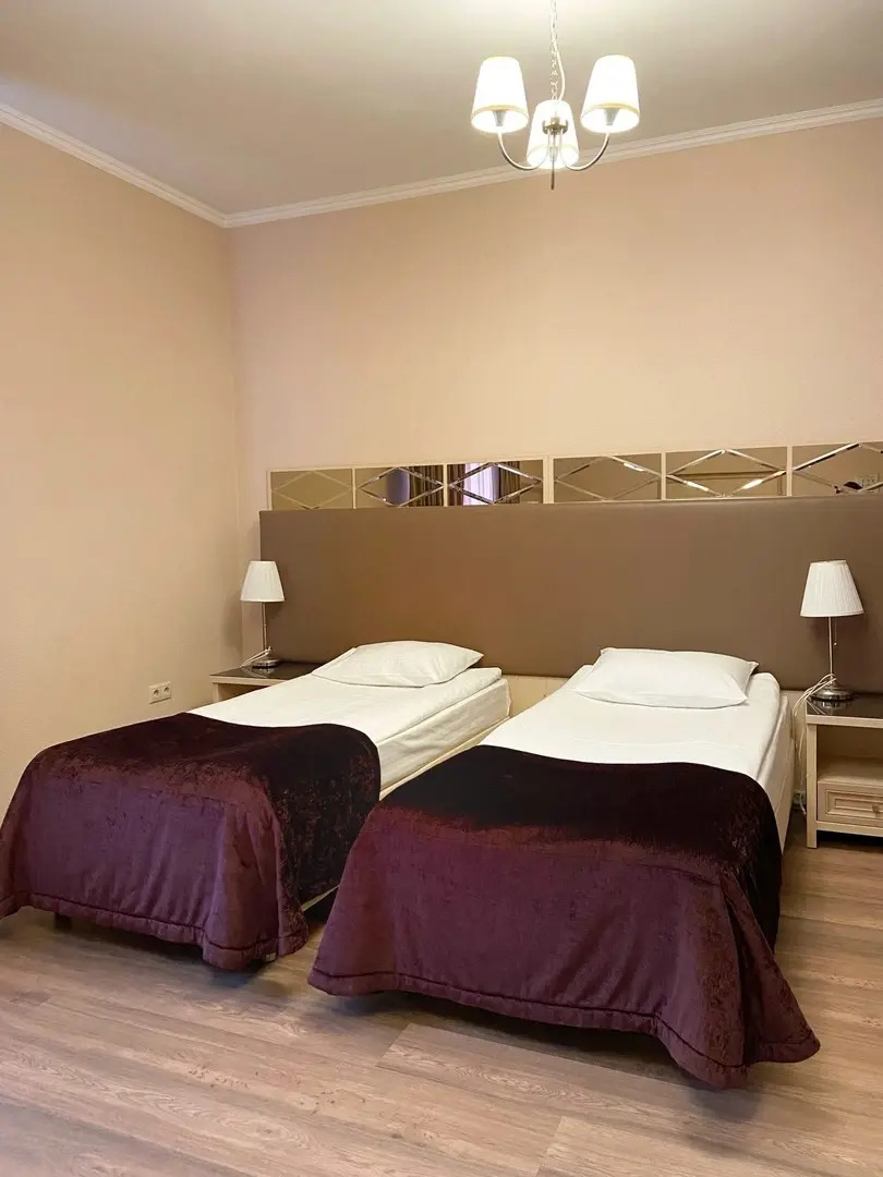 Отель Green Roof