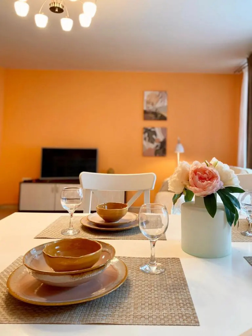 Апартаменты Сапфир с закрытым двором, рядом с ТЦ Остров, Мать и дитя