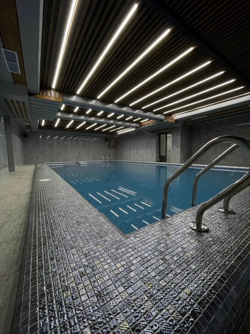Отель Mir Luxe Plaza