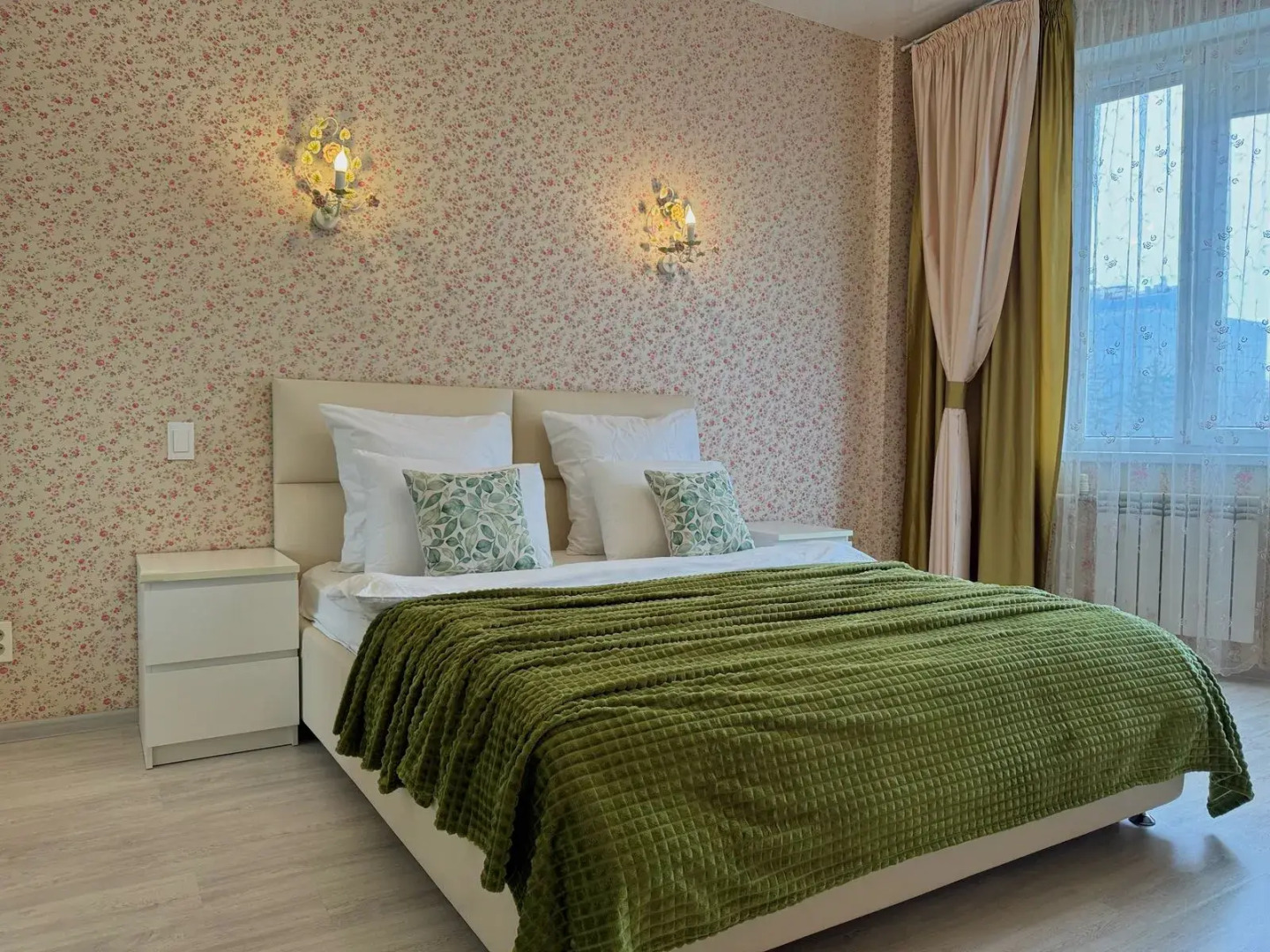 Апартаменты Аврора Октябрьская 24