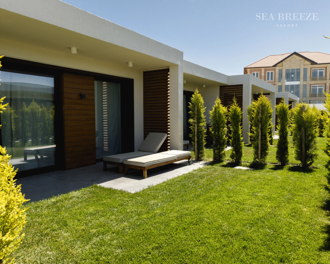 Апарт-отель Sea Breeze White Villas Apartments