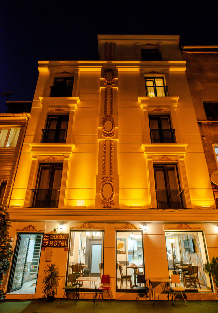 Отель The Camelot