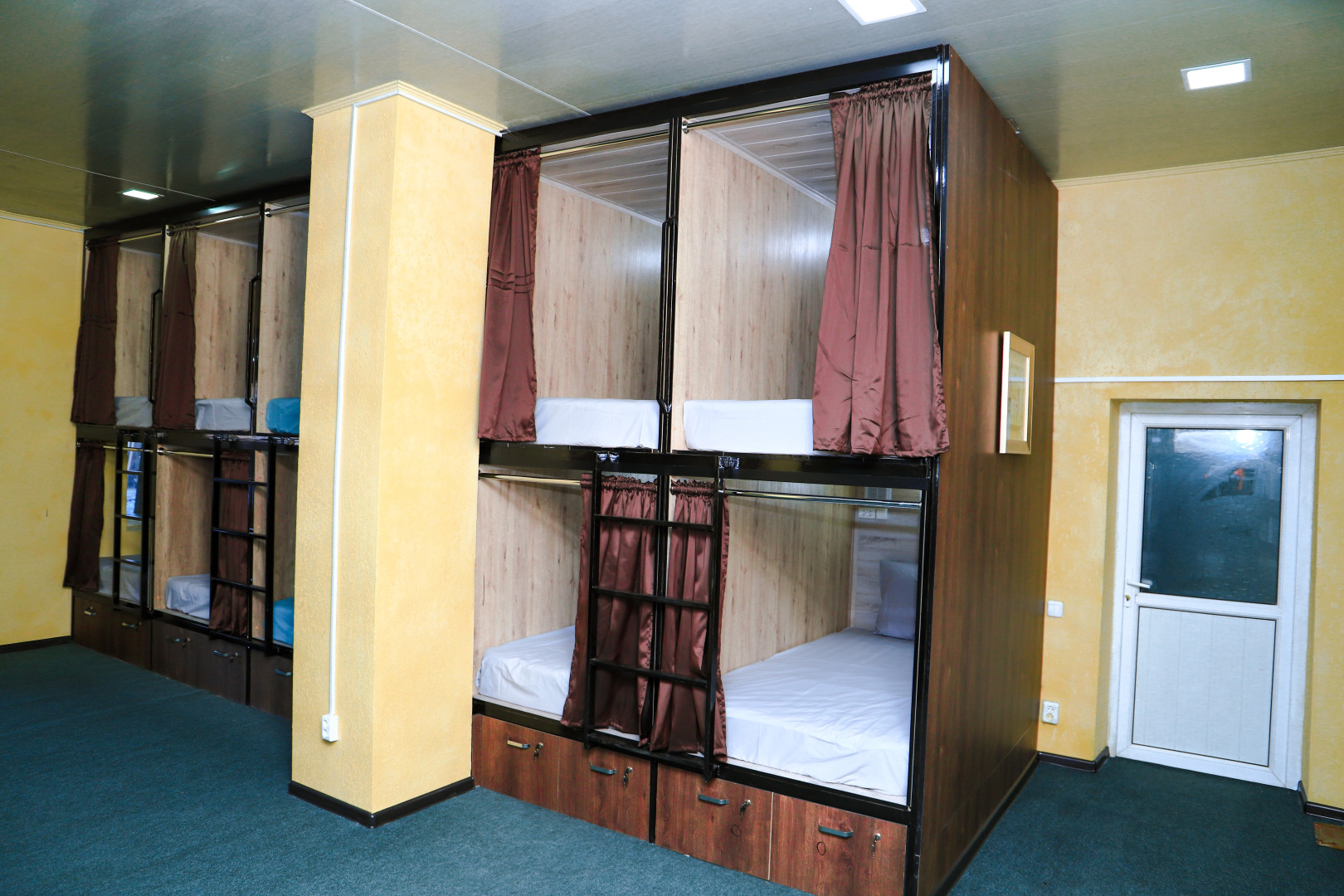 Хостел Capsule