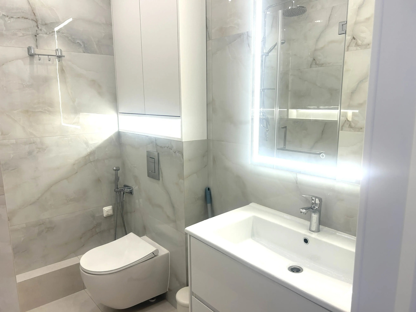 Шикарная Квартира с Видом на Реку и Город