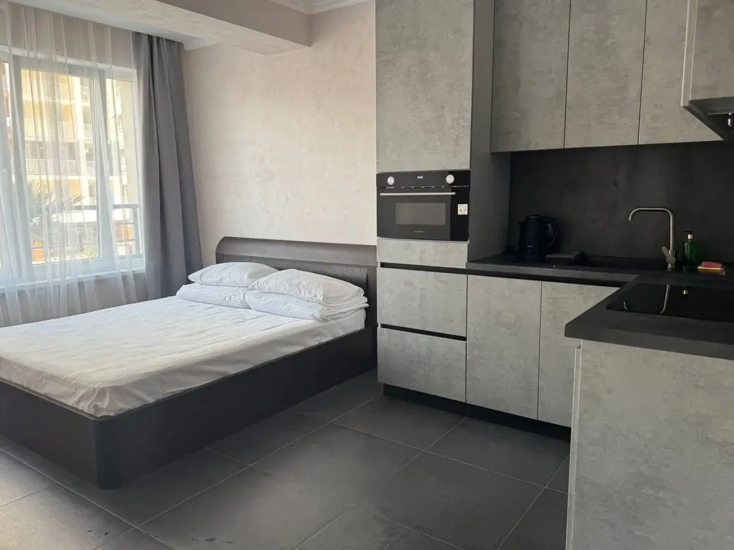 Квартира Уютная студия с балконом возле моря