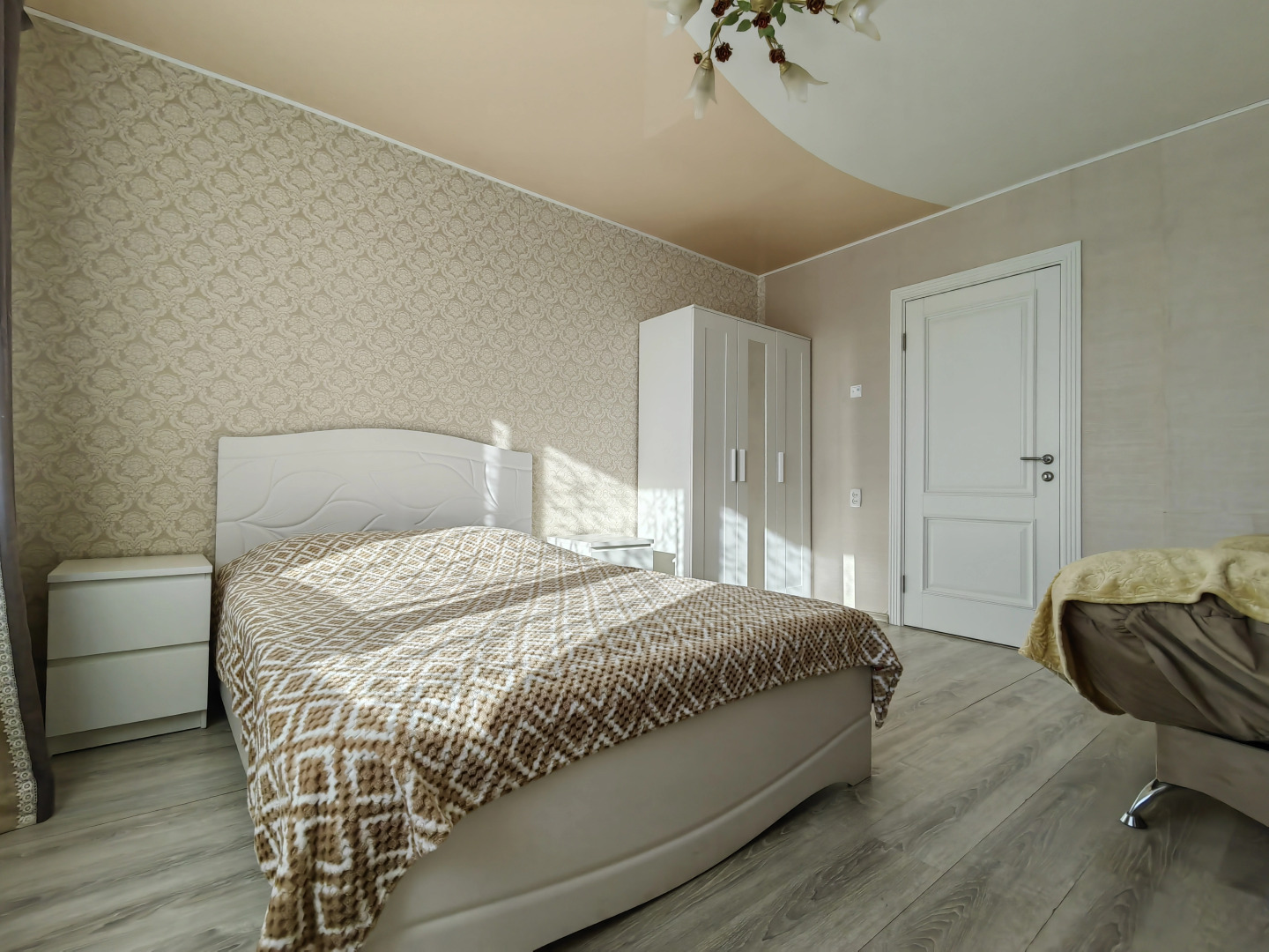 Апартаменты трехкомнатные  у Елены