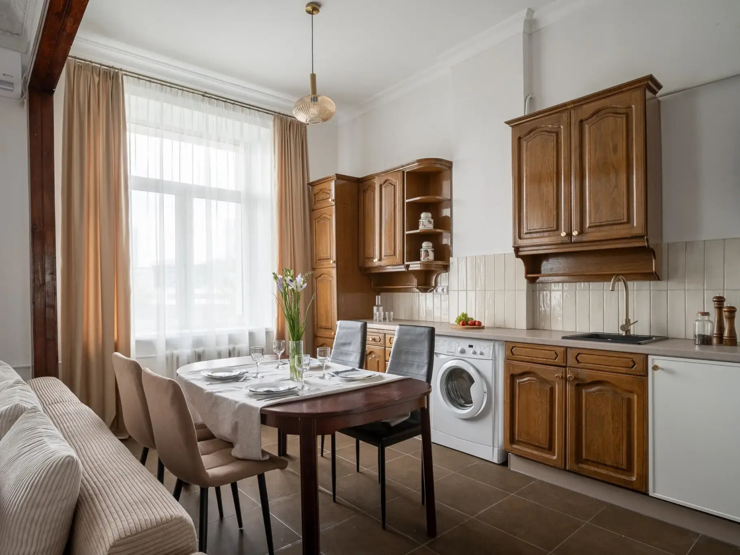 Апартаменты Кварт-Отель, Бережковская Набережная 12