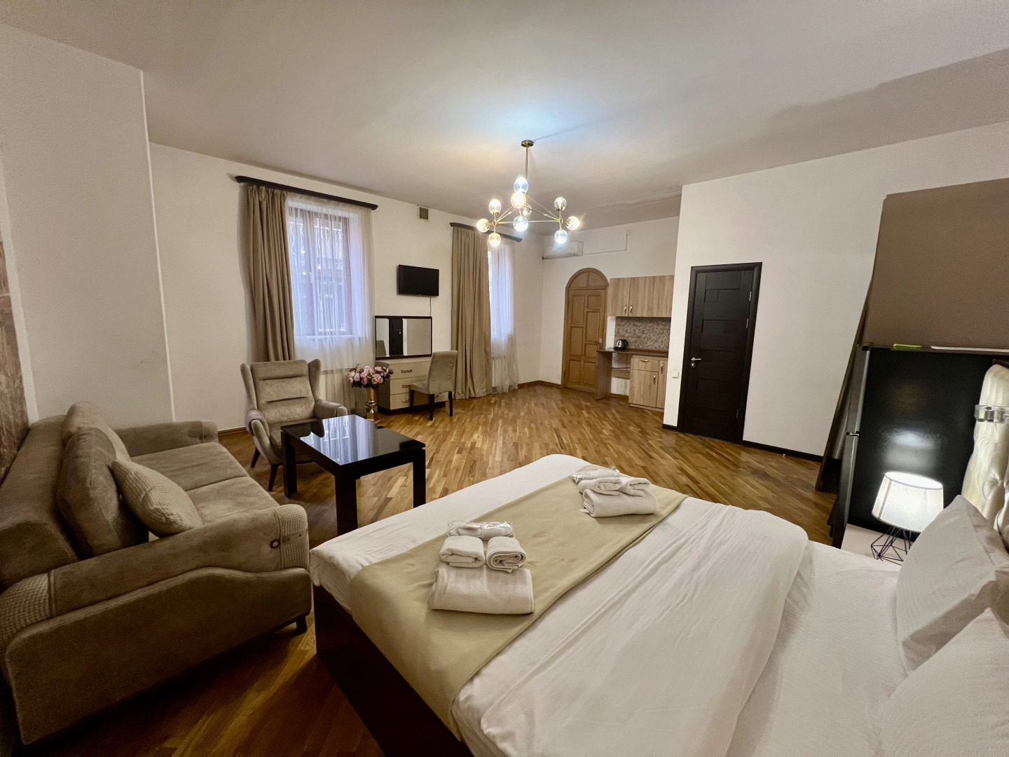 Отель Castle Family