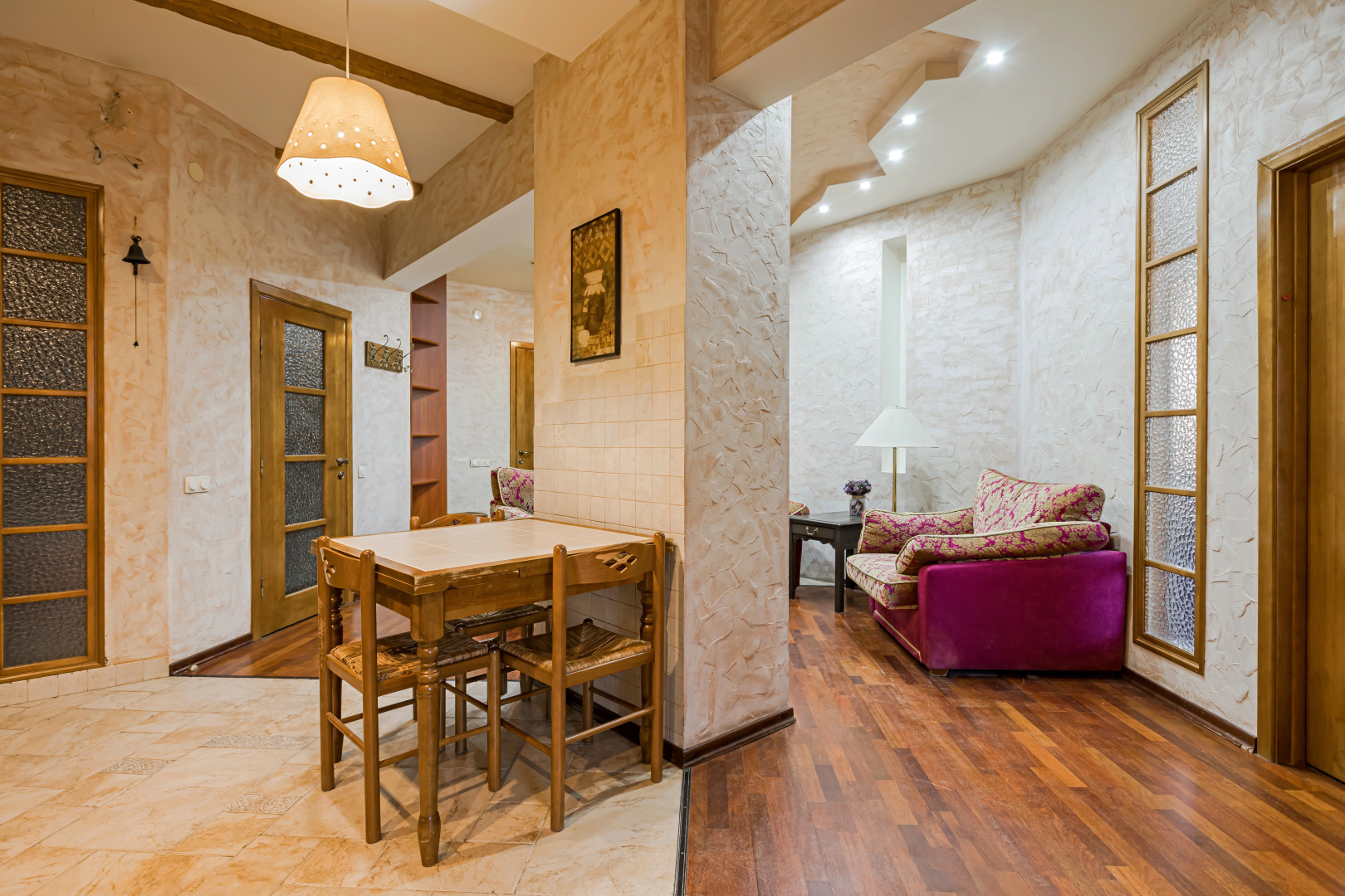 Квартира с видом на Дворец Республики