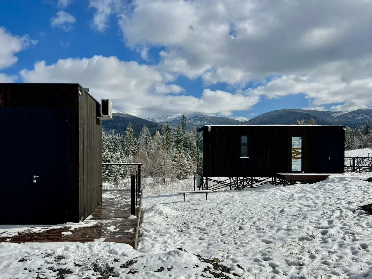 Частный дом Зеpкальный дом №2 «Сны Алтaя» с пaноpaмным видом нa тaйгу