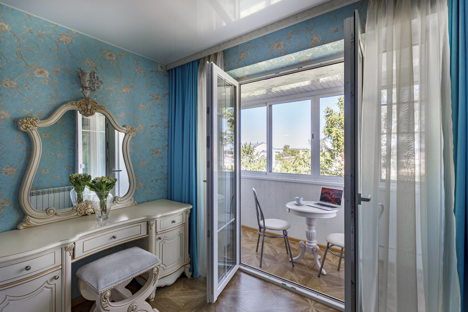 Апартаменты Саквояж с видом на Площадь Победы