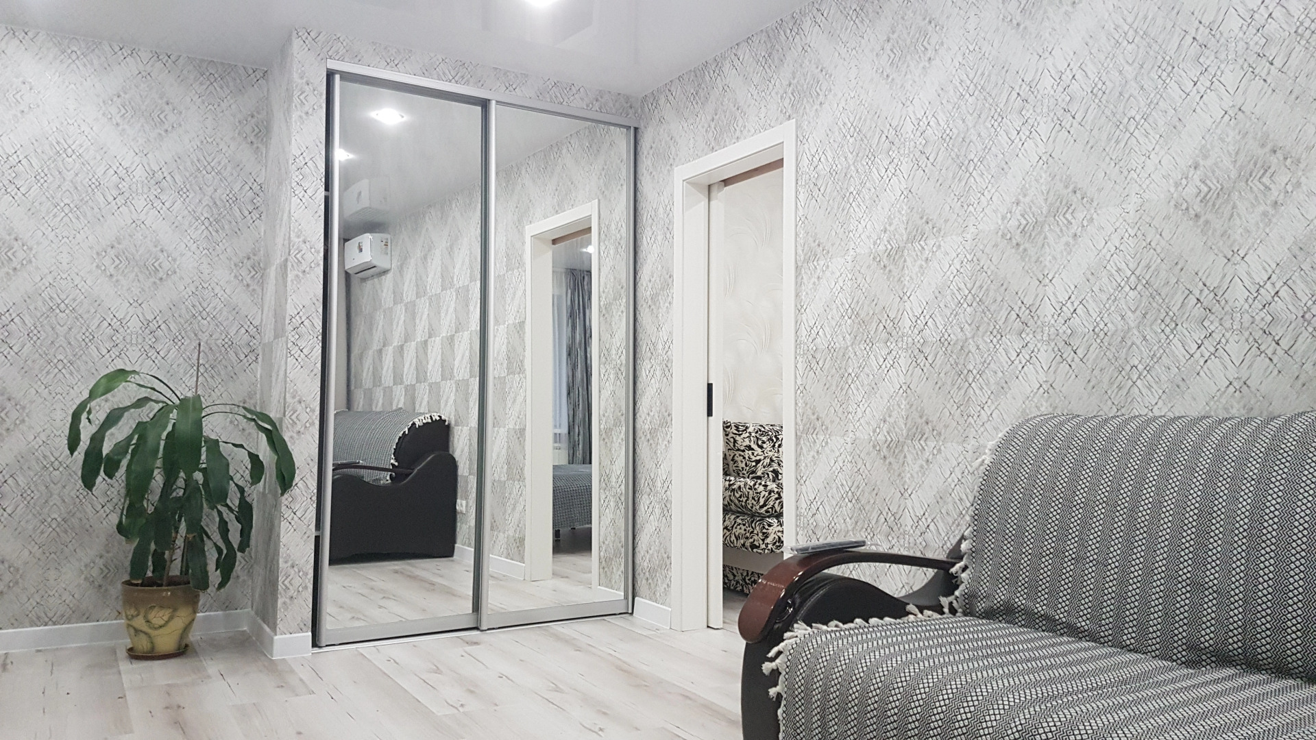 Квартира Староникитская 10А